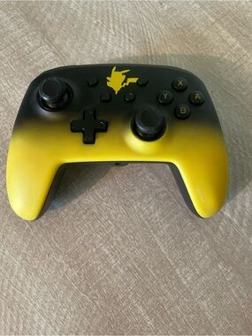 PowerA 1513526-01 Pokemon Enhanced Wired Controller Nintendo Pikachu Fade(402A)